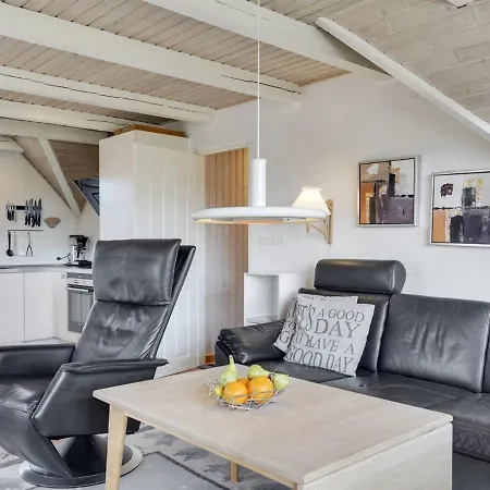 Holiday home Lavina - 950m From The Sea In Western Jutland By Interhome *